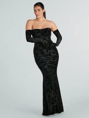 Amai Formal Velvet Strapless Dress With Gloves