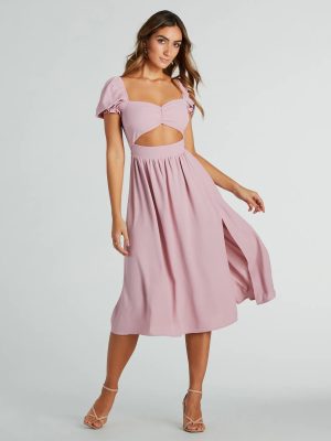 Adorable Factor Chiffon Sweetheart Midi Dress