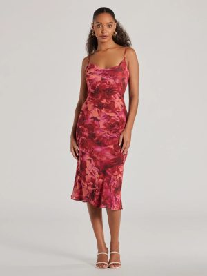 Looking Pretty In Floral Chiffon Midi Dress