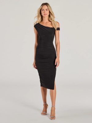 Most Chic Sleeveless Bodycon Midi Dress