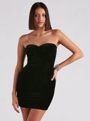 Pop Of Luxe Velvet Strapless Mini Dress