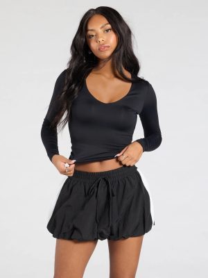 Start With The Basic V-Neck Crop Top