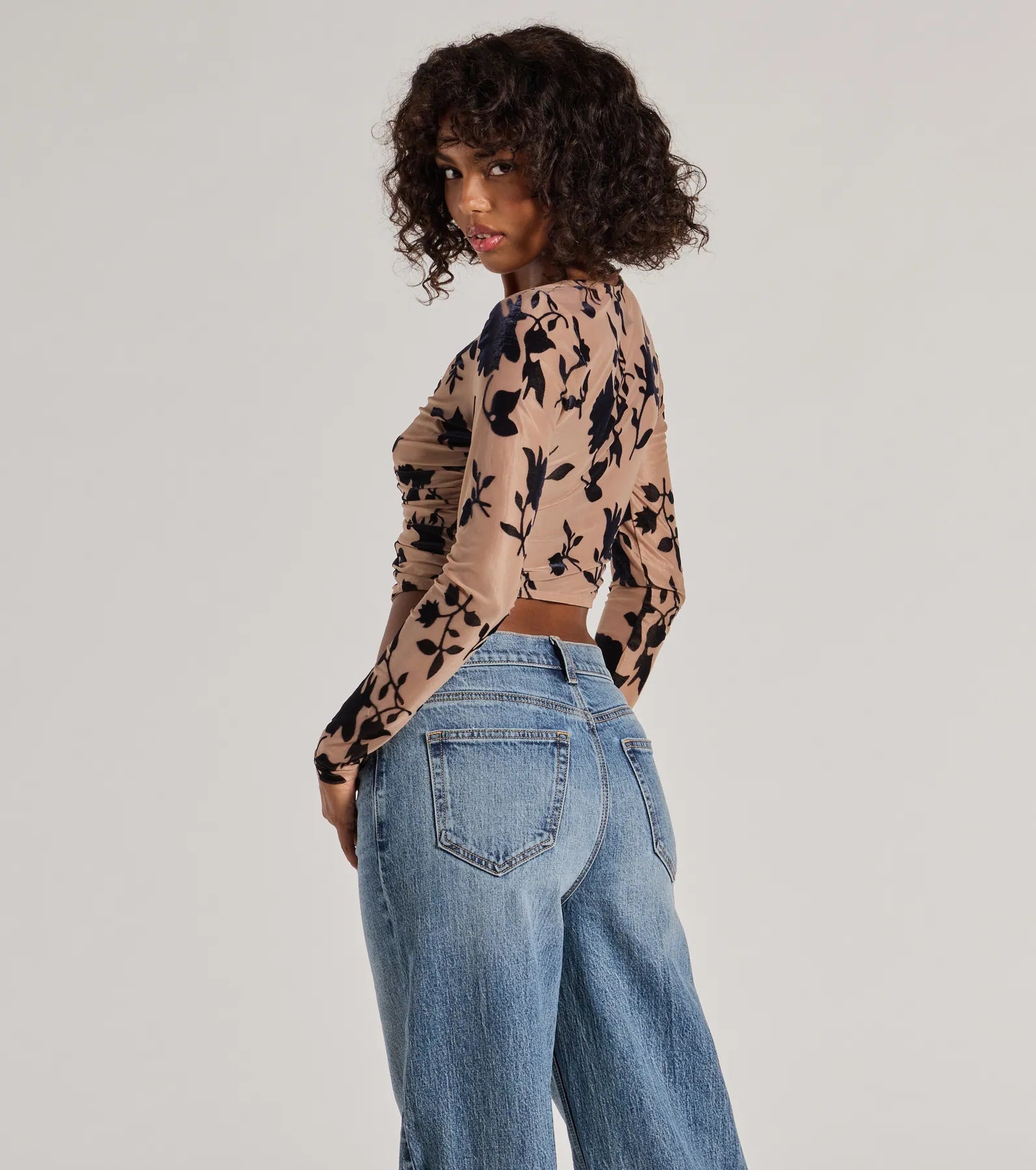 Charming Flocked Floral Mesh Long Sleeve Corset Top - Image 2