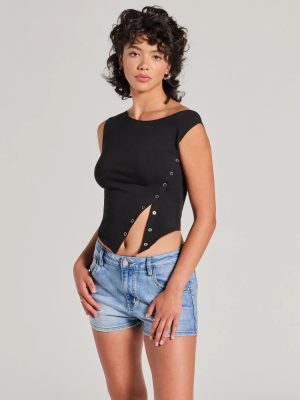 Minimal Aesthetic Off-Shoulder Button Crop Top