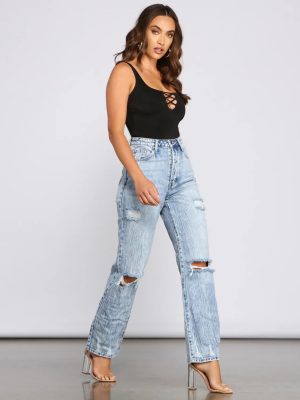 Effortless And Edgy Boyfriend Jeans