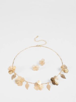 Season Of Bloom Flower Necklace And Earrings Set