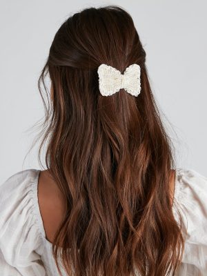 Glam Chic Pearl Bow Hair Clip