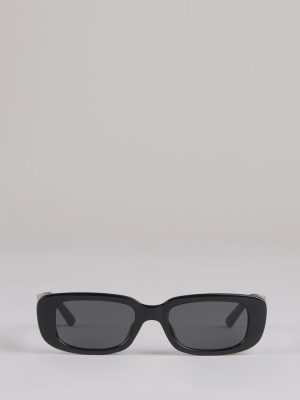 Girl On The Go Square Sunglasses