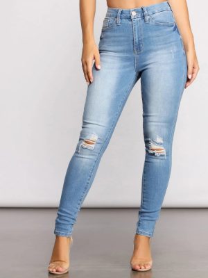 On the Rise Destructed Skinny Jeans