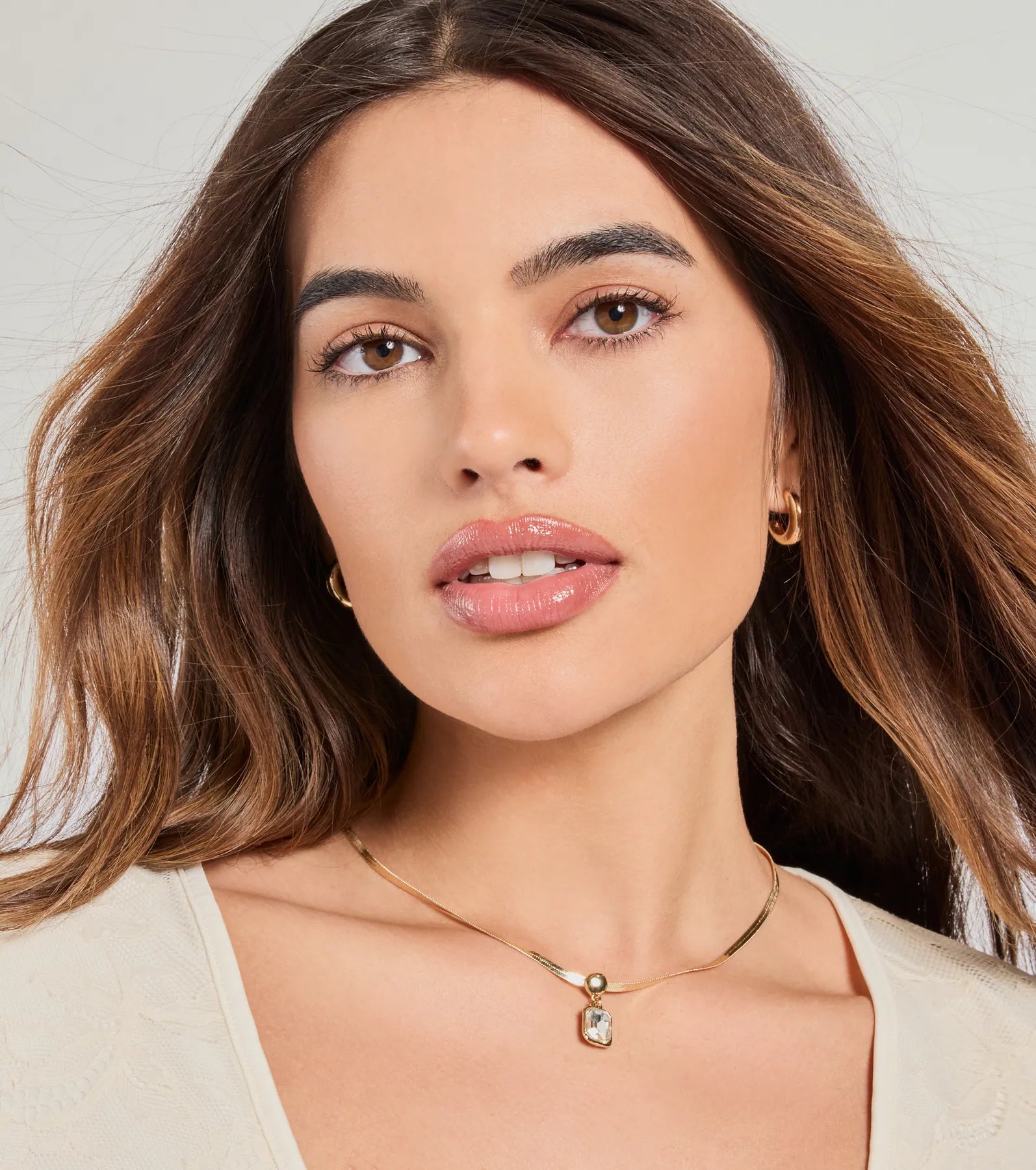 Simple Glitz Snake Chain Pendant Necklace - Image 4