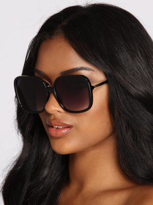 Truly Posh Over-sized Square Sunglasses