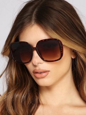 Throwing Shade Square Frame Sunglasses