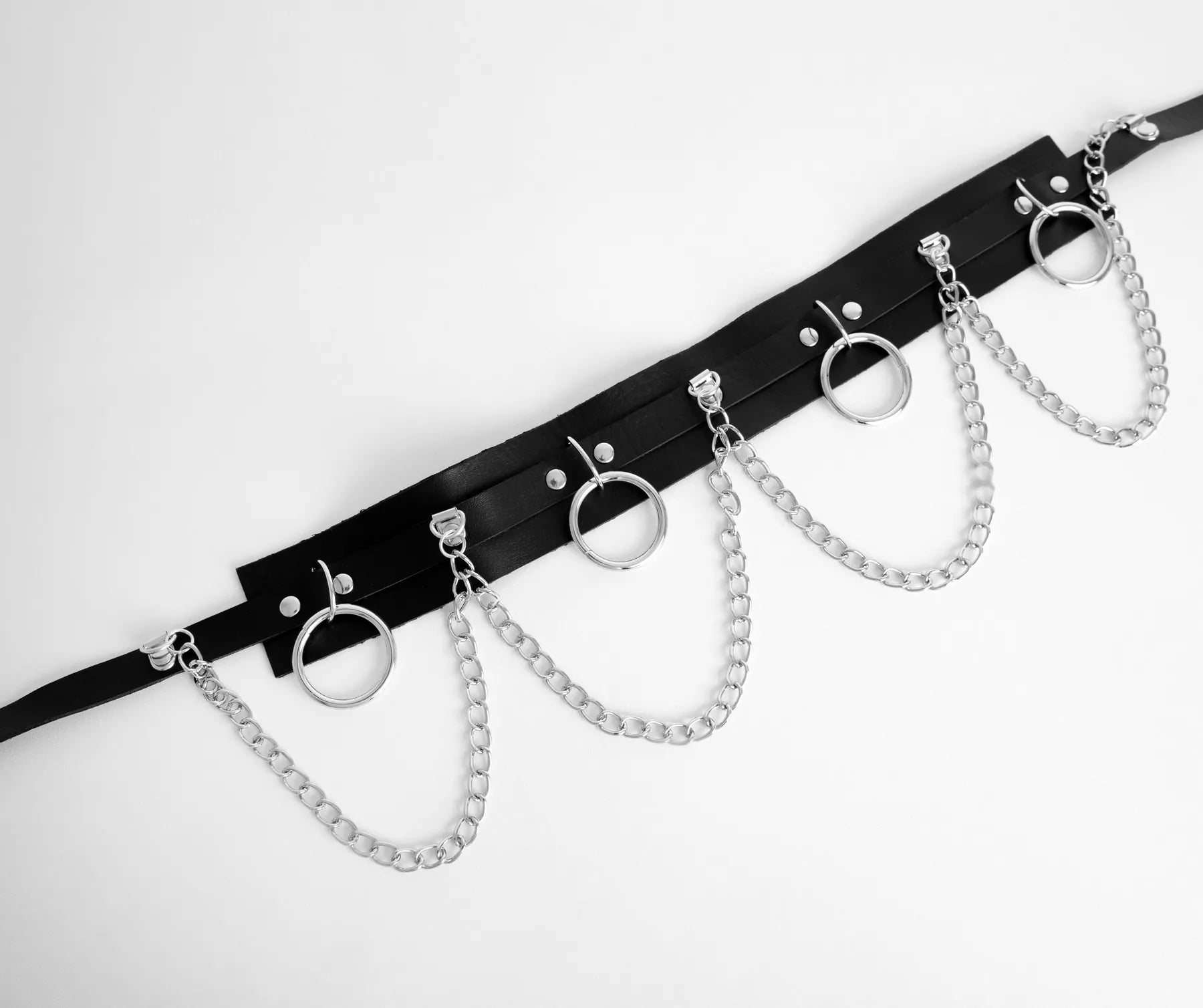 She's Got Edge Faux Leather Chain Belt - Image 3
