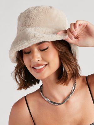 Total Trendsetter Faux Fur Bucket Hat