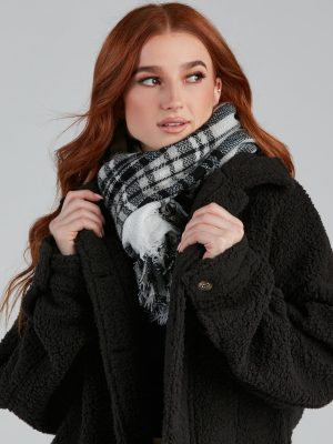 Cuddle Over Plaid Blanket Scarf