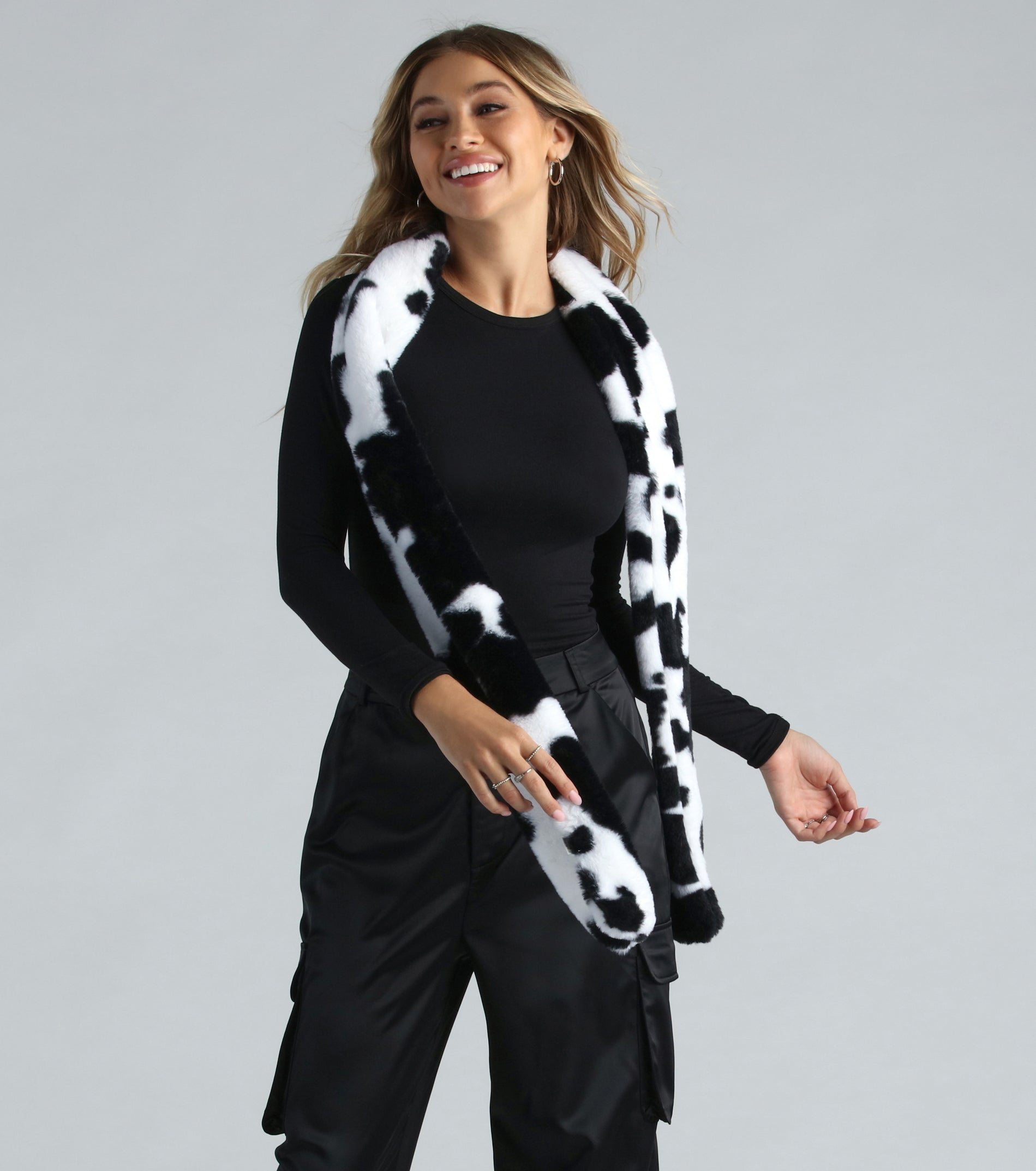 Get Spotted Cow Print Faux Fur Scarf - Image 2
