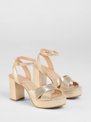 Special Surprise Criss Cross Platform Block Heels