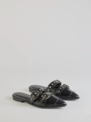 Edgy Flair Faux Leather Buckle Strap Flats