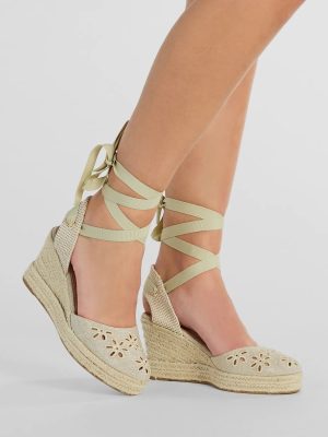 Feeling Cute Flower-Detail Espadrille Wedges